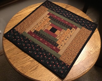 Quilted Table Topper / Primitive Decor / Country Decor / Court House Steps / Handmade / Item #2018
