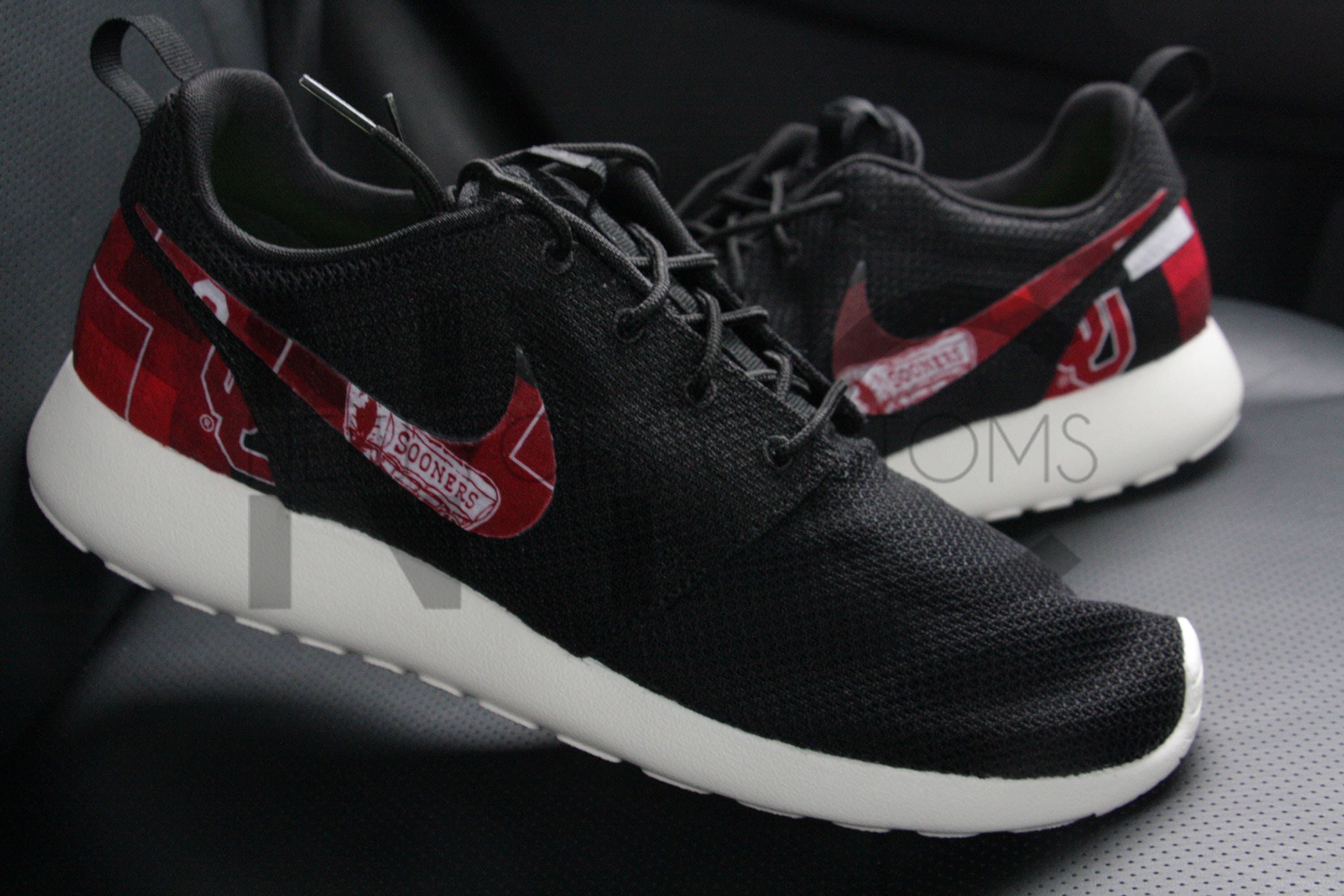 University of Oklahoma Sooners 16' Nike Roshe One Run