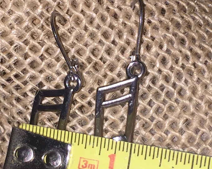 Sixteenth notes (beamed) earrings