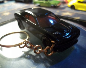 custom made keychain,2015 dodge challenger srt,gloss black w/black mags-mint