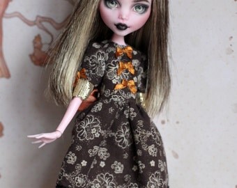 OOAK Monster High & Ever After High Commission Repaint Custom page