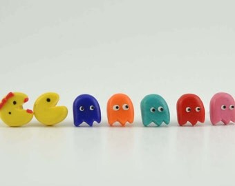 Pac Man Adorable Stud earrings. Video game. Polymer clay earrings. VVsGrotto