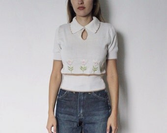 Vintage 1970s Sweatshirt Top | Sweater Top | Peter Pan Collar Top | Floral Blouse | Vintage Sweater