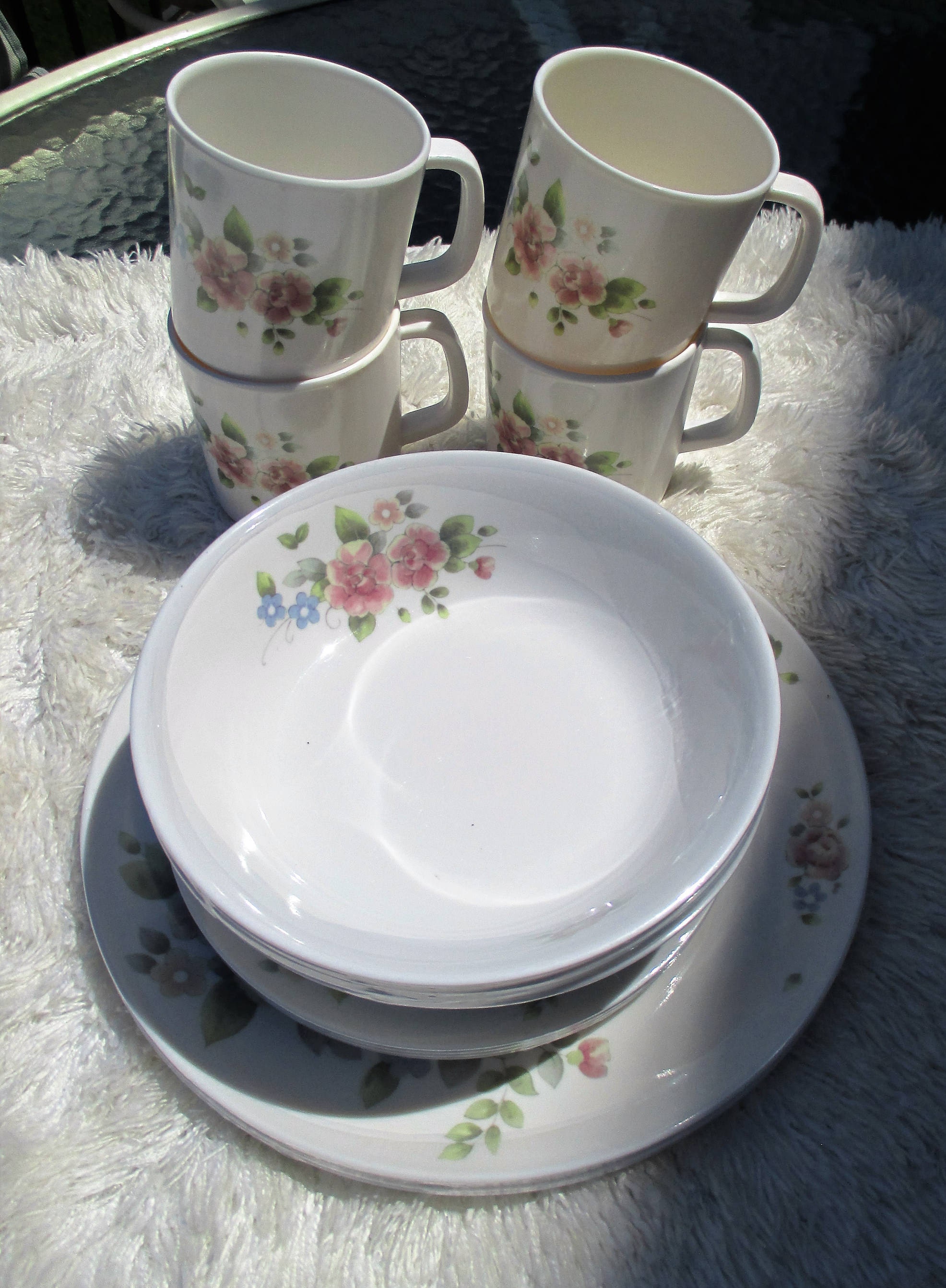 Pfaltzgraff Tea Rose Melamine Melmac 16pc. Set..service for