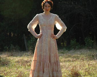 Size XXS... Vintage Gunne Sax Dress... Super Romantic English Country Scene... The Ultimate in Romance