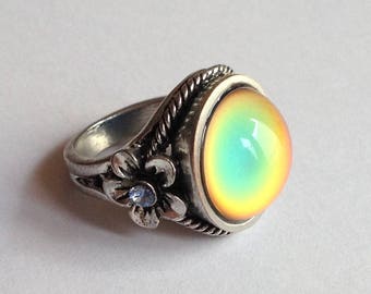 Flower Mood Ring - Antique Brass - 16 mm - color changing AAA deluxe