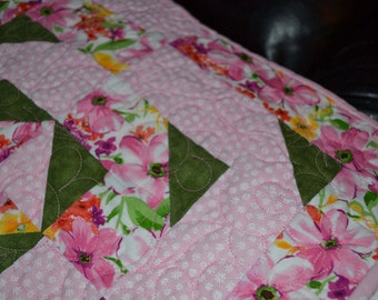 pink & green quilted wall hanging or lap quilt