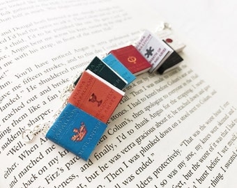Handmade Outlander Book Charm Bracelet, Diana Gabaldon Book Bracelet, Sassenach Jamie Fraser