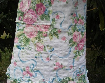 Shabby chic apron/Cabbage Roses/Cottage Chic/Ruffles
