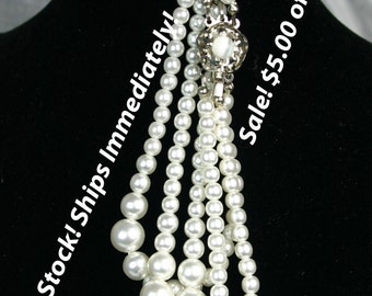 Sale! 5.00 off! In Stock! Ships Immediately! Pearl Bracelet, Vintage 3-strand