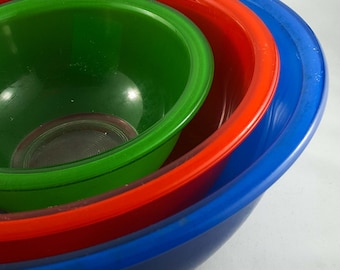 Set of 3 Primary Color Pyrex Mixing Bowls