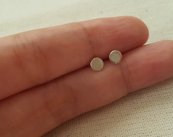 4 mm Tiny circle earrings - Circle Silver studs - Sterling silver earrings - Minimalist earrings - Everyday earrings - Minimal Post Earrings