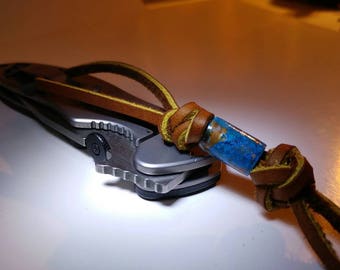 Knife lanyard. Real leather. Patina. Force patina. Edc. Copper. Pull. Medium brown.