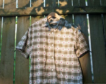 VINTAGE Apple Print Plaid Short Sleeve Button Down