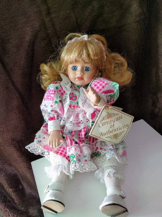 Vintage Porcelain Musical Doll Girl. Music Box Doll. Vintage