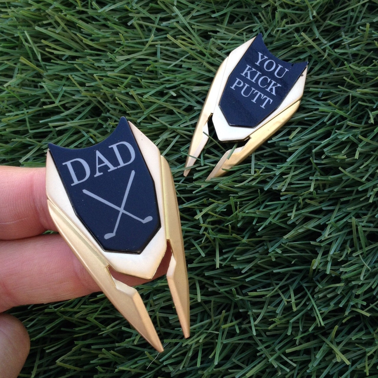 golf-gifts-for-men-personalized-golf-ball-marker-divot