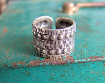 Sterling Silver ring. Ethnic ring. Silver Jewelry. Ethnic Jewelry. Handcrafted silver ring. Ethnic ring. Ethnic jewelry.