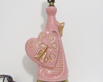 Vintage 1950s Mid Century Pink Ceramic Love Heart and Arrow Table Lamp Kitsch Lamp retro decor