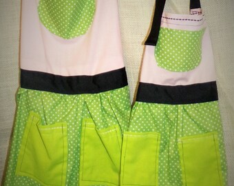 Oven and Bun Apron sets