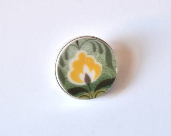 Recycled China Simple Circle Brooch - Green and Yellow - Scarf Pin