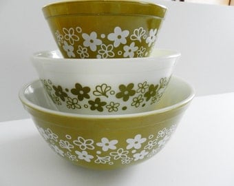 Pyrex Spring Blossom Bowls, Pyrex Avacado Bowl Set, 1970s Pyrex Nesting Bowl Set, Pyrex Mixing Bowls