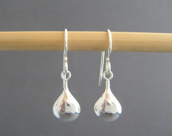 small silver teardrop earrings. simple silver earrings. sterling drop. puff oval. dangles. everyday simple minimalist jewelry