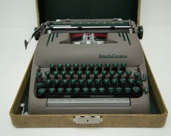 Vintage 1954 Smith-Corona Silent-Super Manual Typewriter in Lockable Yellow Pincheck Hard Case - STILL WORKS!