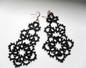 Tatted earrings with glass beads, black lace earrings, tatted lace jewelry