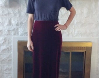 Velvet vintage maroon pencil skirt size: Small