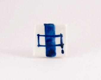 Handpainted Blue and white - Delft blue porcelain square ring with simple, abstract decor