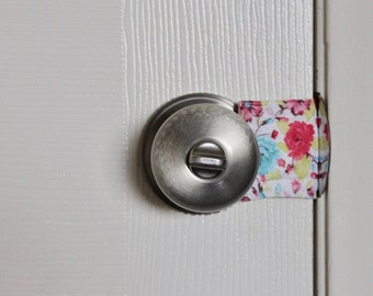 Latchy Catchy in Naptime & Roses (Patented)