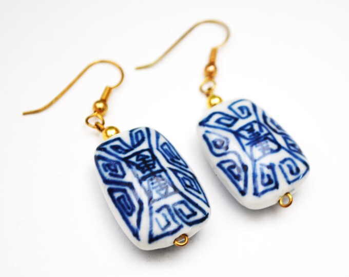 Chinese Porcelain Earrings - Dangle rectangle - Blue White - gold hooks