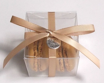 Macaron favor box is the perfect size for mini macaron wedding favors. Show off your macarons