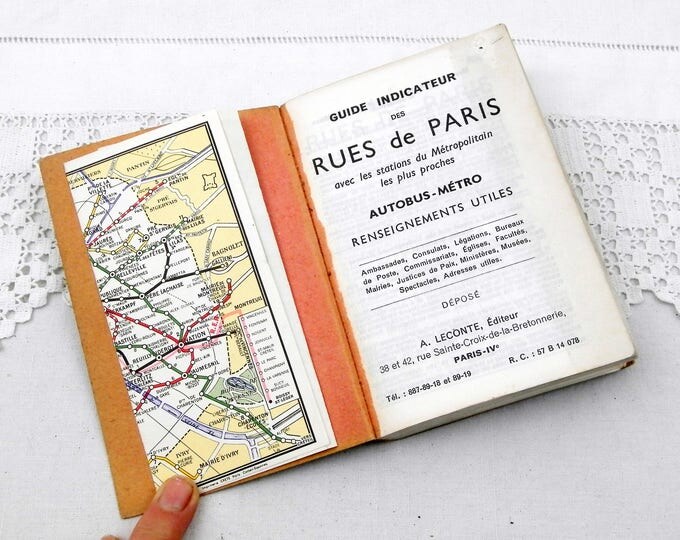 Vintage French Street Guide of Paris with Metro and Bus Time Tables, Maps of Arrondissements and Banlieue, Parisian Decor, Shabby, Vintage Vintage French Street Guide of Paris with Metro and Bus Time Tables, Maps of Arrondissements and Banlieue, Parisian Decor, Shabby, Vintage