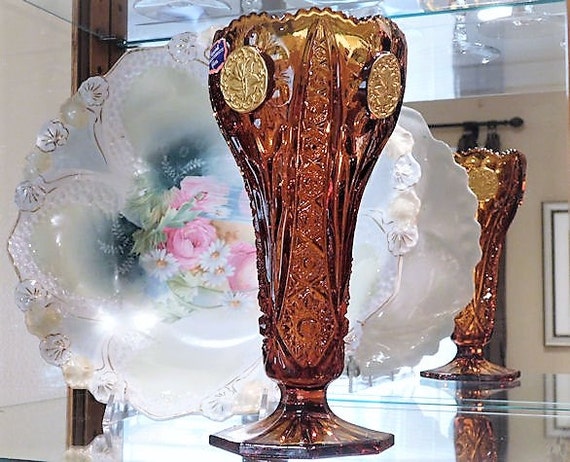 Imperial Glass Vase HTF Antique Buttons Mid Century 1960s Amber Glass Gold Medallions Cosmos Daisy Flower Floral Vase Cottage Home Decor