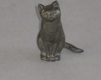 Vintage miniature pewter cat figurine American Pewter Co. Easton, Massachusetts