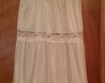 Romantic 1960s Opalaire Antron III Half Slip Size M