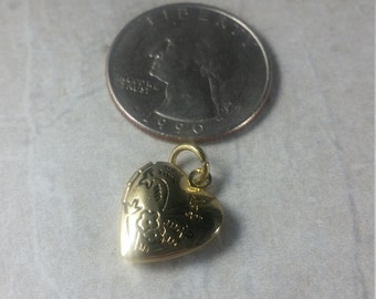 Gold alloy locket,gold locket,gold locket charm,heart locket,heart charm