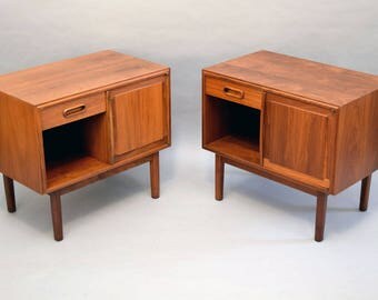 PAIR of Jack Cartwright for Founders Walnut Nightstands or End Tables