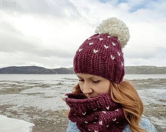 Therese Burgundy white pattern