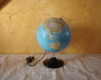 Globe Tecnodidattica . Earth map. Globe terrestre. Vintage. Mappemonde Italie