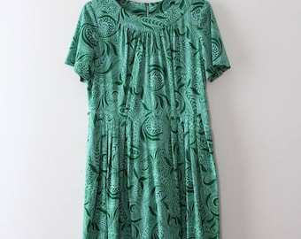 vintage 1960s paisley dress // 60s green paisley day dress