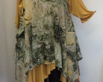 Coco and Juan, Plus Size Top ,Lagenlook, Layering Plus Size Tunic, Wild Floral Garden Knit, Size 1 Fits 1X,2X Bust to 50 inches