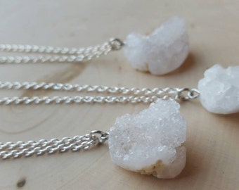 White Geode Necklace, Geode jewelry, Crystal Geode Necklace, Druzy Geode Jewelry, Geode Stone Necklace, White Geode gift, Geode Pendant