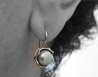 Pearl wedding earrings, Bridal earrings pearl, small silver earrings, silver pearl earrings, Bridal statement earrings, pearl jewelry