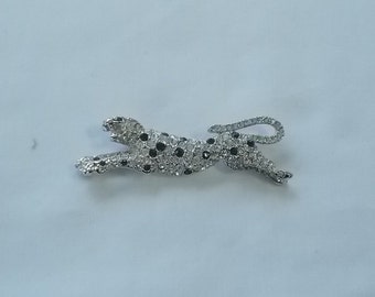 Kenneth J. Lane Rhinestone Leopard Brooch. (467)