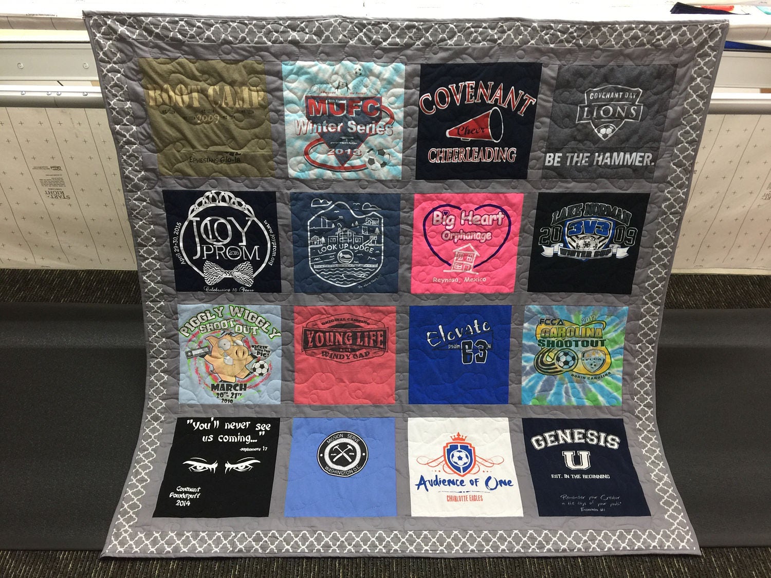 custom-t-shirt-quilt-with-sashing-and-bordering