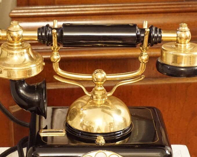 Antique Style Pedestal Phone