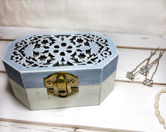 Ivory Blue Wedding Ideas - Ivory Blue Wedding Decor - Ivory Blue Wedding - Ivory and Blue Weddings - Blue and Ivory Wedding Ring Box
