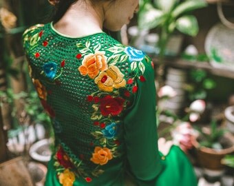 green tunic dress, tunic dress, plus size tunic, green holiday dress, ao dai, kimono, hanbok, cheongsam, qipao. Includes satin pants.